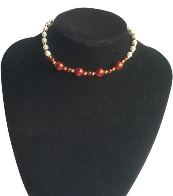 White and red pearl choker necklace